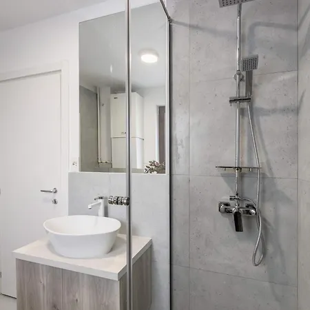 Apartment Modern & Bright Studio On Amzei Square *