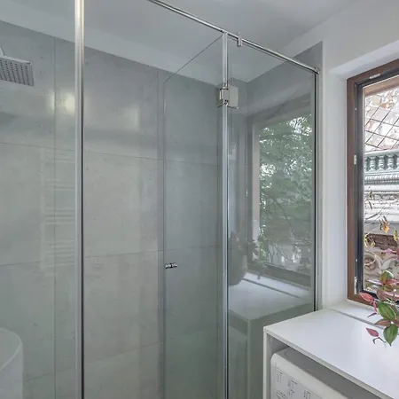 Modern & Bright Studio On Amzei Square Διαμέρισμα *